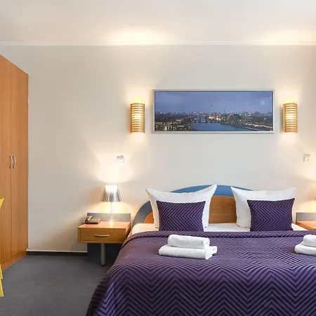 柏林安比特酒店 3*