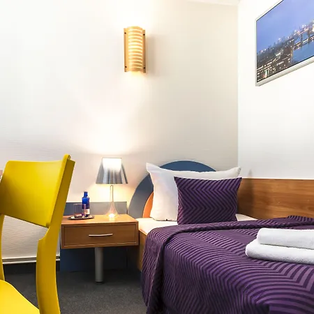 柏林安比特酒店 3*