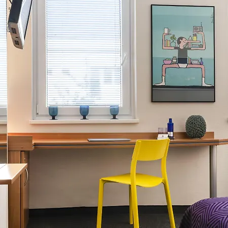 柏林安比特酒店 3*